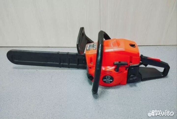 Бензопила Лесник 4518