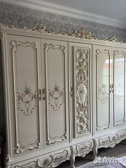 Спальный гарнитур