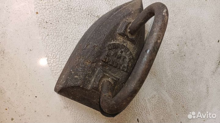 Утюг старинный