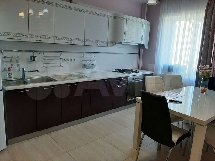 3-к. квартира, 90 м², 9/10 эт.