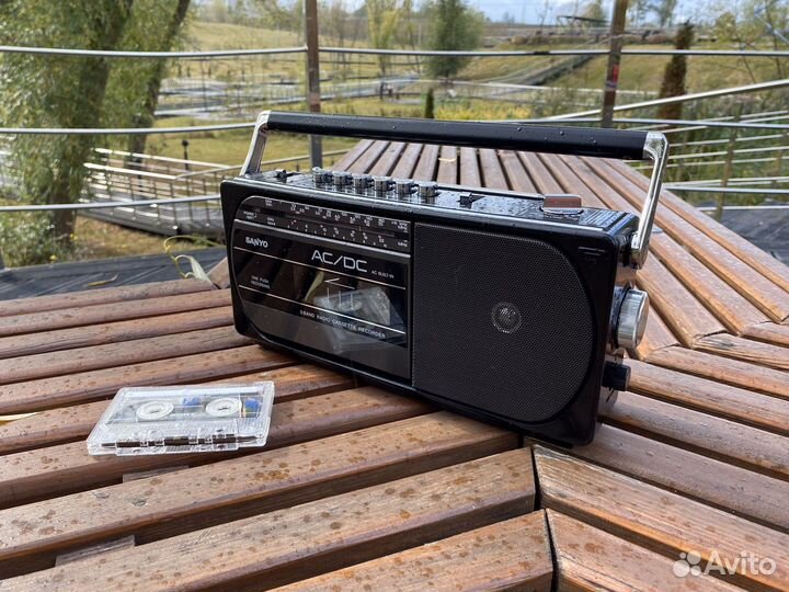 Магнитофон Sanyo M1740H