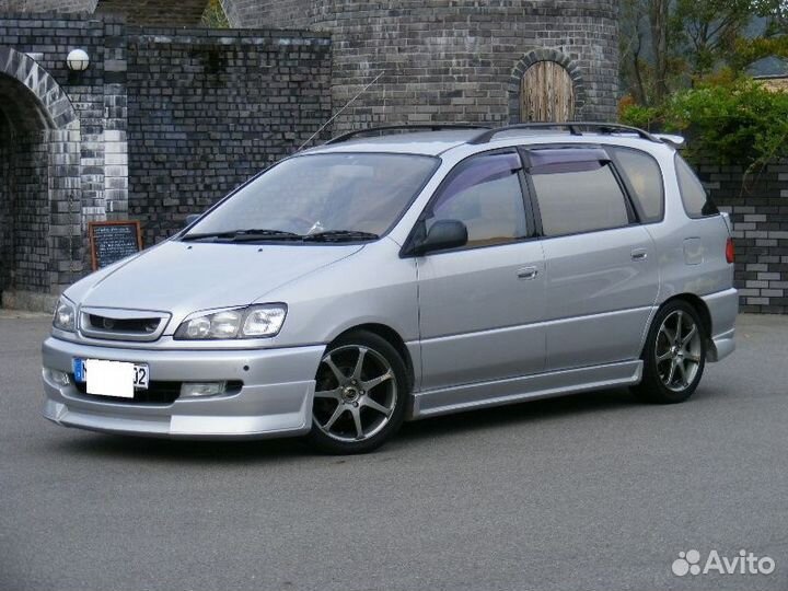 Накладка переднего бампера Wald Toyota Ipsum 10\15