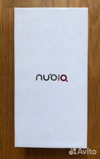 Коробка от телефона nubia Z5s mini белая