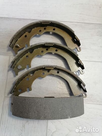 Колодки тормозные задние Toyota