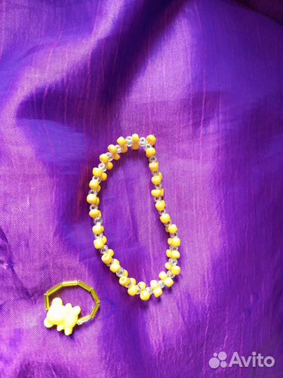 Дочка продаст украшение из бисера и полим. глины