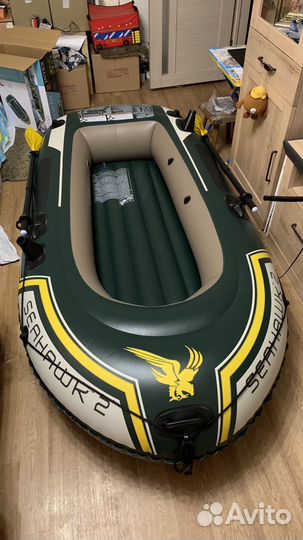 Надувная лодка intex