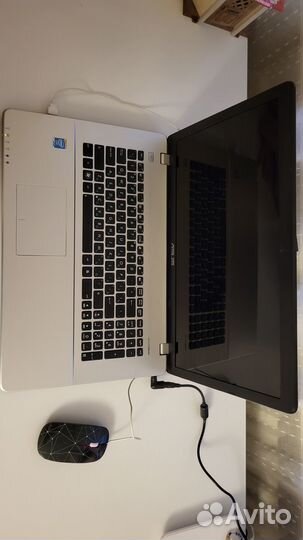 Ноутбук asus в хорошем состоянии