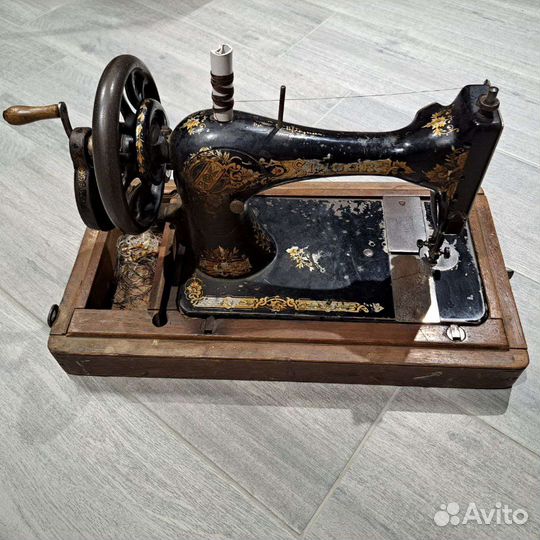 Швейная машина Singer