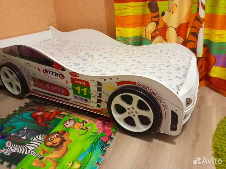 Детская кровать машина с матрасом