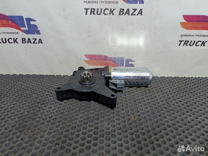 Моторчик стеклоподъемника правый