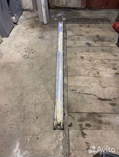 Боковой угол будки