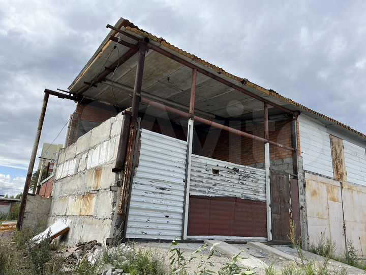 Гараж, > 30 м²