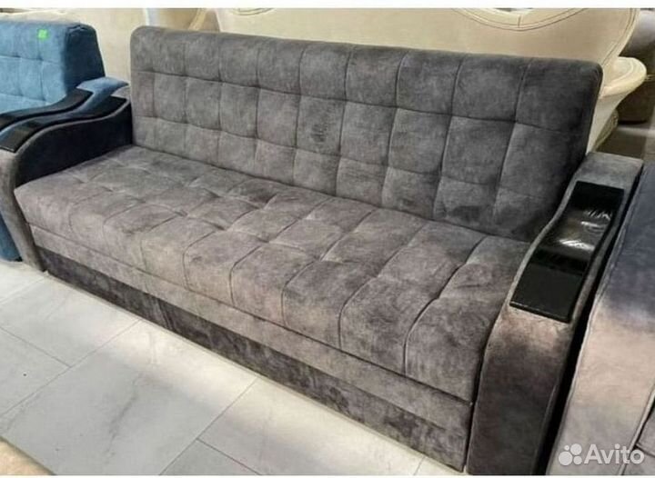 Прямой диван в наличии