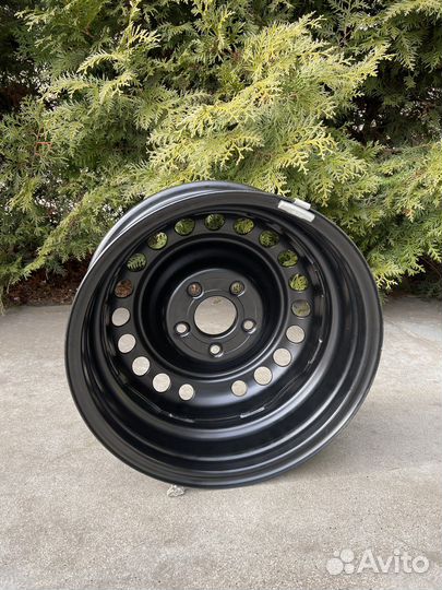 Диски r15 6j 5x114.3 et46 dia 67.1 (4 шт)