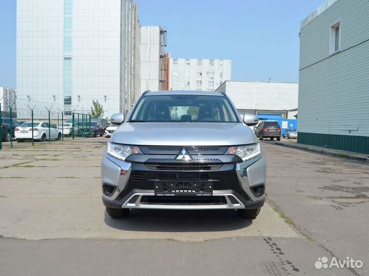 Mitsubishi Outlander 2.0 CVT, 2022