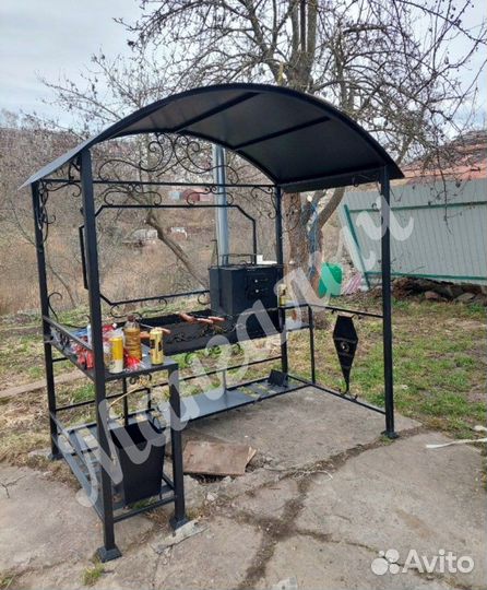 Мангал с крышей