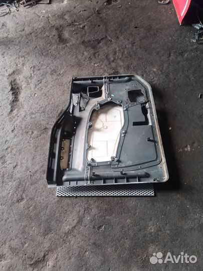 Обшивка двери передней правой MAN TGA 2006