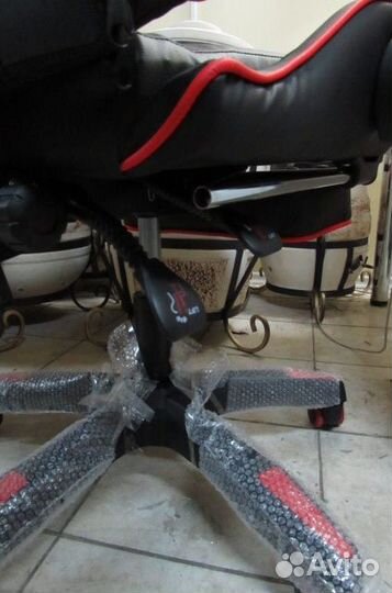 Кресло компьютерное офисное новое. Гарантия. Ирк