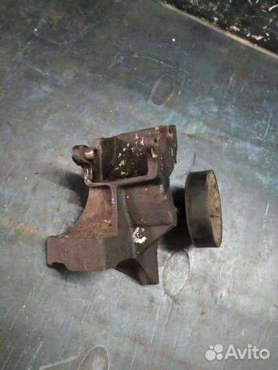 Кронштейн генератора Iran Hondro Samand