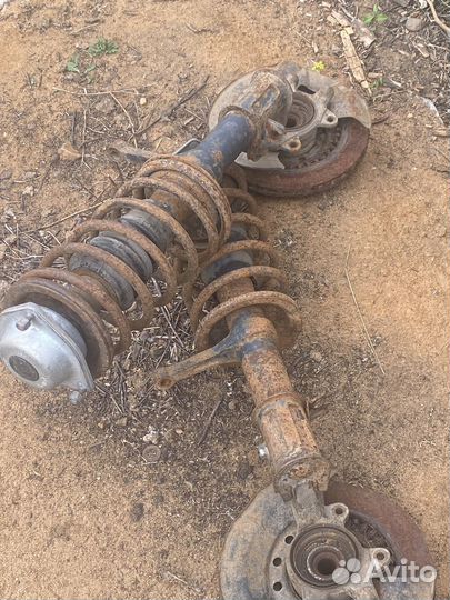 Стойка в сборе ступица диск