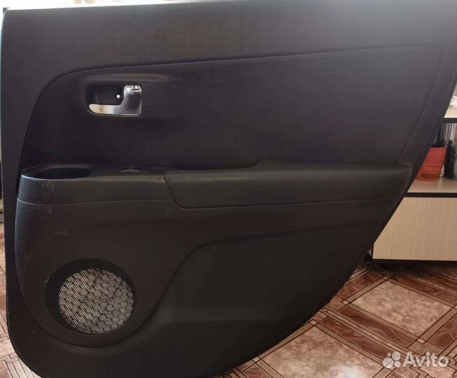 Обшивка дверей toyota bb