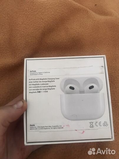 Продам айфон7 хорошее состояние,стоит защитка