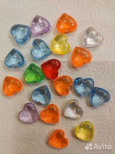 Декоративные элементы в виде сердечек