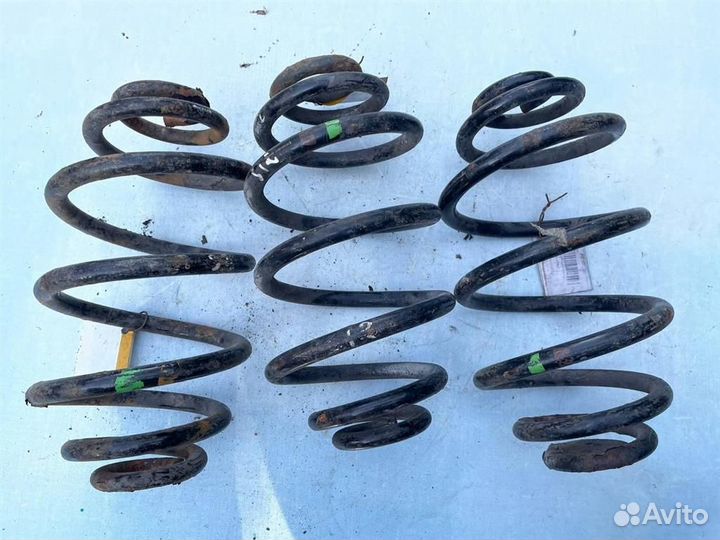 Пружина задняя 3B0511115N