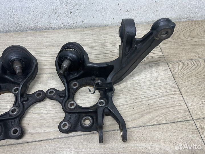 Цапфы задние пара Toyota Avensis 250