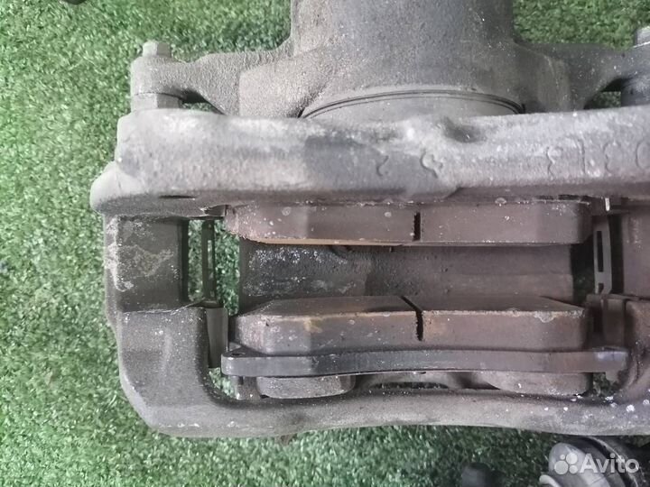 Суппорта пара передняя Chevrolet Cruze J300 F18D4