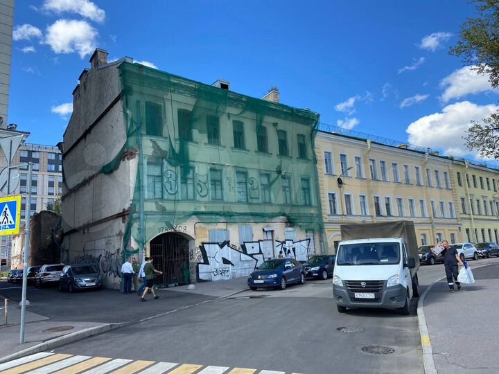 Часть здания на Синопской наб