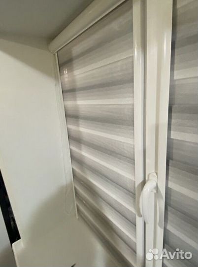 Рулонные шторы в коричневом коробе D2527