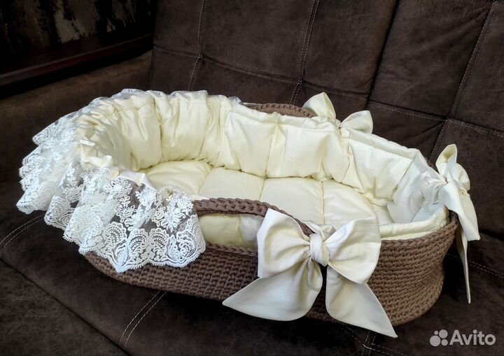 Вязаная люлька для новорожденного