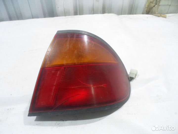 Фонарь Mazda 323