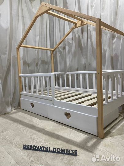 Детская кроватка домик