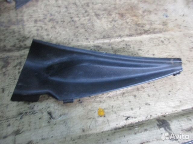 Накладка лобового стекла левая Nissan Almera (G15)