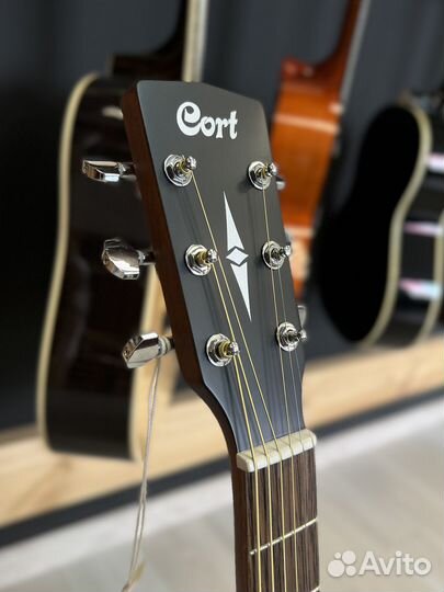 Акустическая гитара Cort AD810