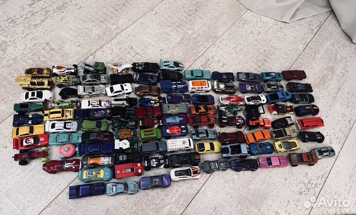 50 штук Hot Wheels тачки