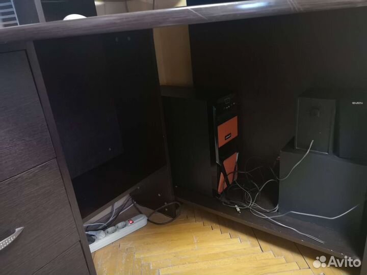 Компьютерный стол угловой