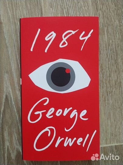 Книга на английском Джорджа Оруэлла 