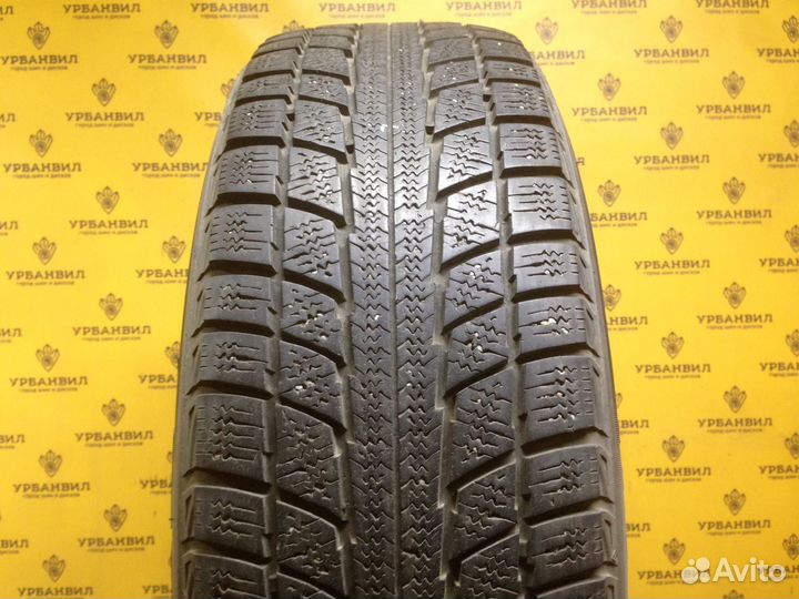 Triangle TR777 215/70 R16 100Q