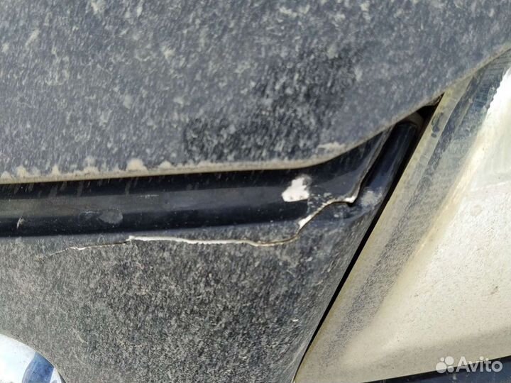 Бампер Волга сайбер, -фар, решетки и другого нет