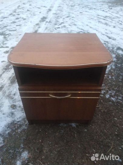 Тумба прикроватная