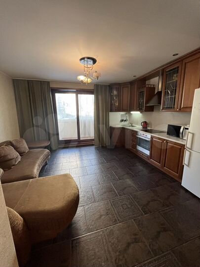 4-к. квартира, 83 м², 2/10 эт.