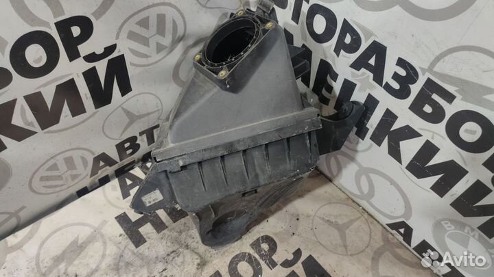Корпус воздушного фильтра Audi A6 C5, V-2.4