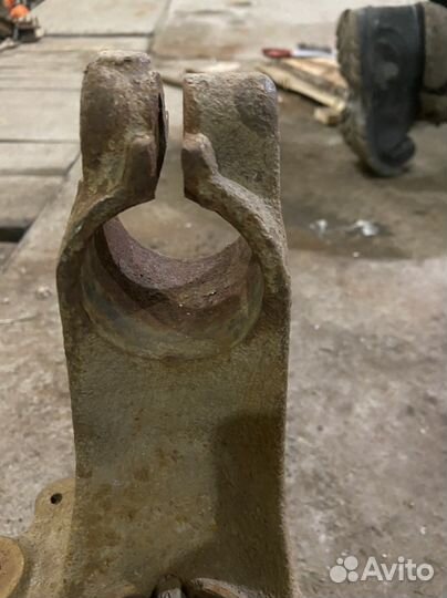 Правый поворотный кулак Ford Focus 2 C-Max