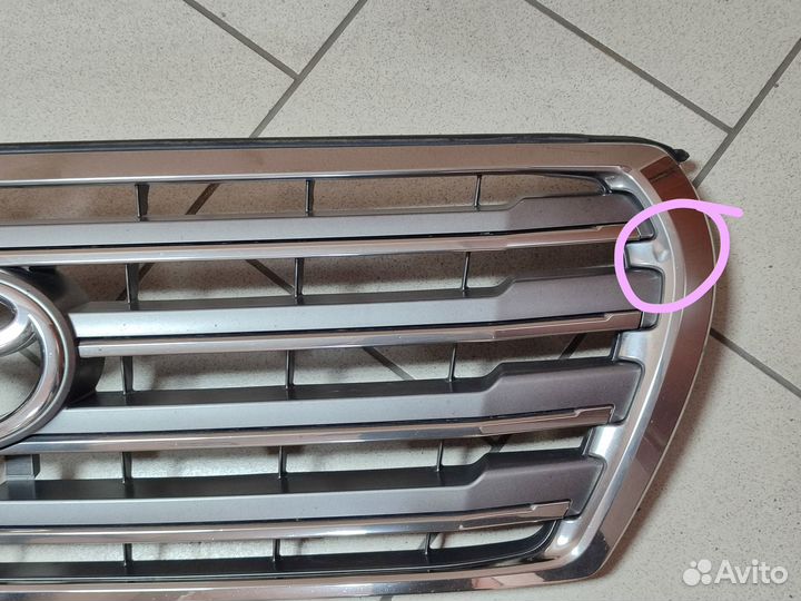 Решетка радиатора под камеру LC 200 2012-15