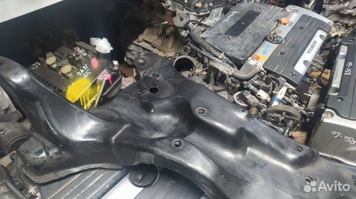 Подрамник передний балка Mitsubishi Outlander 1