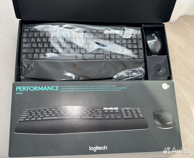 Logitech беспроводная клавиатура +мышь