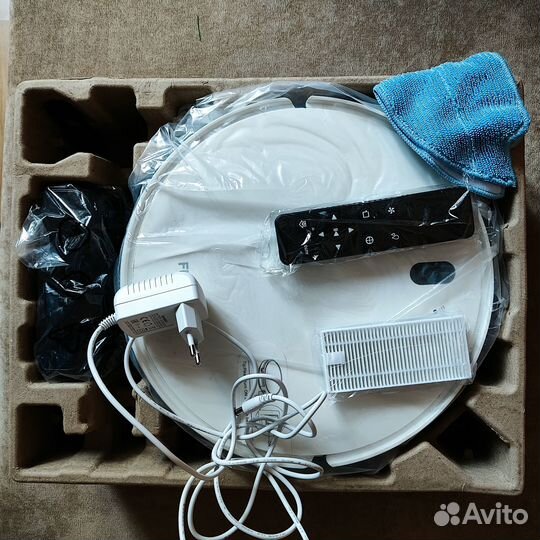 Робот пылесос Futula Robot Vacuum Cleaner and Mop